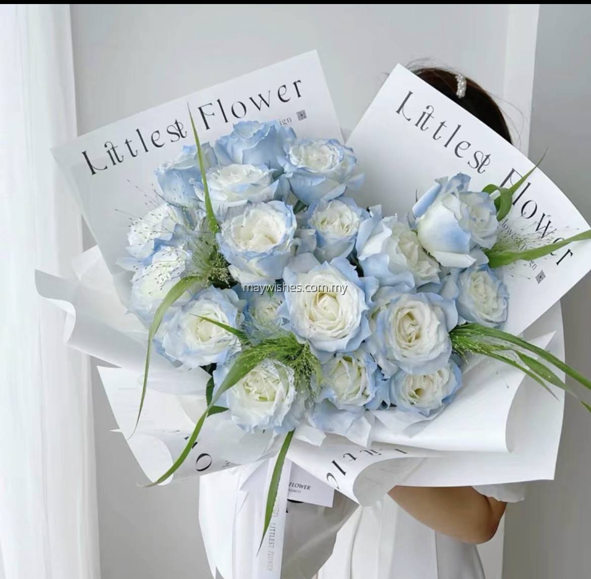 Light Blue Flower Bouquet 02